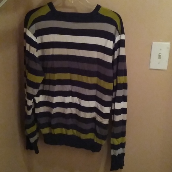 Men's Old Navy Striped Sweater - Picture 4 of 4